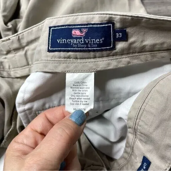 Vineyard Vines Men's Shorts Size 33 Tan Chino - Picture 6 of 7